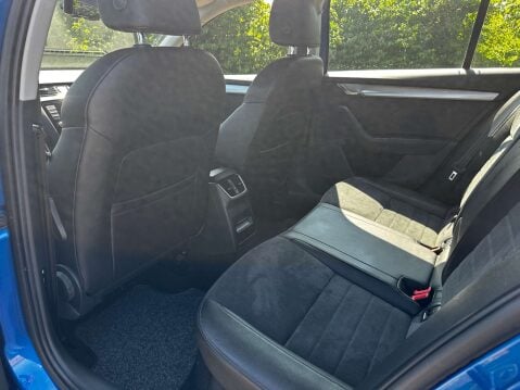 Skoda Octavia 2.0 Octavia Elegance TDI CR 5dr 21