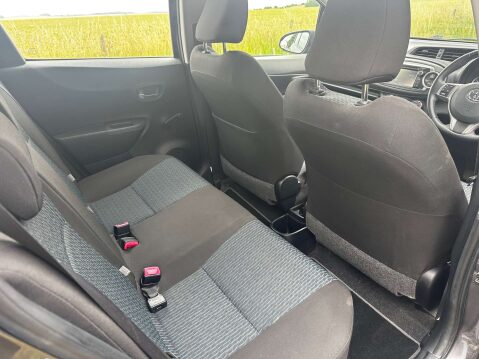 Toyota Yaris 1.3 Yaris TR VVT-i 5dr 9