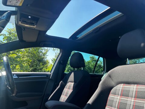 Volkswagen Golf 2.0 Golf GTi Semi-Auto 5dr 24