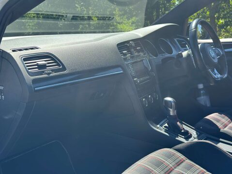Volkswagen Golf 2.0 Golf GTi Semi-Auto 5dr 26