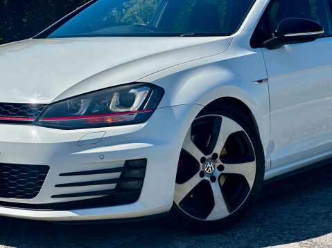 Volkswagen Golf 2.0 Golf GTi Semi-Auto 5dr 29