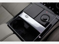 Land Rover Range Rover Velar 3.0 Range Rover Velar R-Dynamic SE D300 Auto 4WD 5dr 36