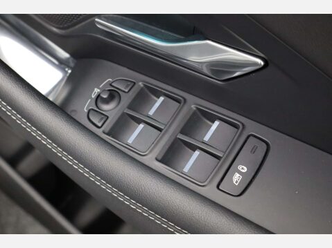 Jaguar E-Pace 2.0 E-Pace R-Dynamic S D AWD 4WD 5dr 17