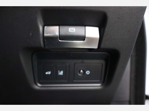 Jaguar E-Pace 2.0 E-Pace R-Dynamic S D AWD 4WD 5dr 37