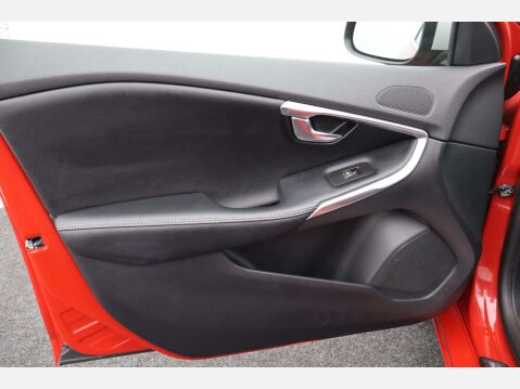 Volvo V40 2.0 V40 R-Design T3 5dr 41