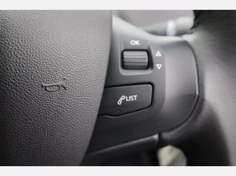 Peugeot 208 1.2 208 Signature PureTech S/S 5dr 30