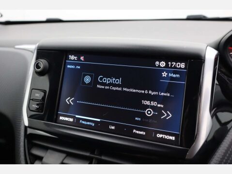 Peugeot 208 1.2 208 Signature PureTech S/S 5dr 17