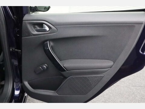 Peugeot 208 1.2 208 Signature PureTech S/S 5dr 35