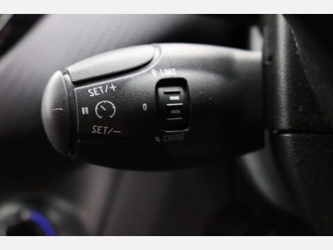 Peugeot 208 1.2 208 Signature PureTech S/S 5dr 31