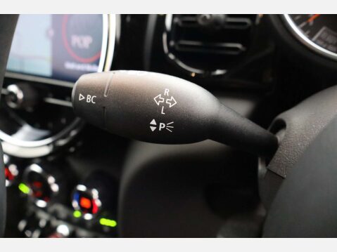 Mini Hatch 1.5 Cooper Classic Auto 3dr 25