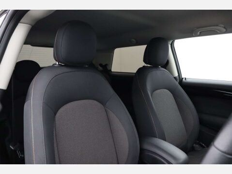 Mini Hatch 1.5 Cooper Classic Auto 3dr 12