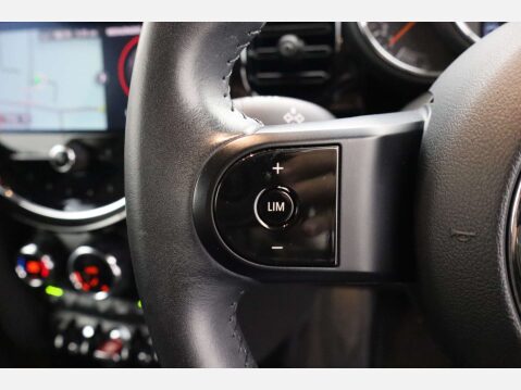 Mini Hatch 1.5 Cooper Classic Auto 3dr 24