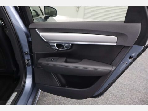 Volvo V90 2.0 V90 Momentum+ T4 Auto 5dr 43