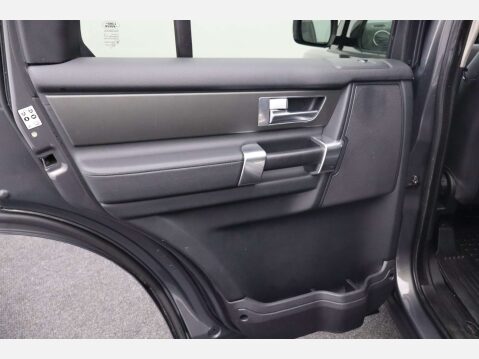 Land Rover Discovery 3.0 Discovery Graphite SDV6 Auto 4WD 5dr 44