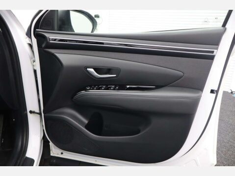 Hyundai TUCSON 1.6 Tucson SE Connect TGDi HEV Auto 5dr 18