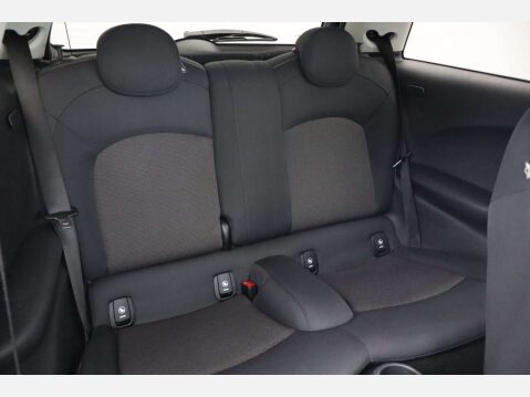 Mini Hatch 1.5 Cooper D 3dr 17