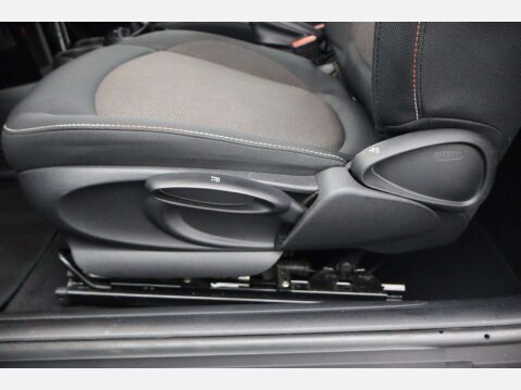 Mini Hatch 1.5 Cooper D 3dr 25