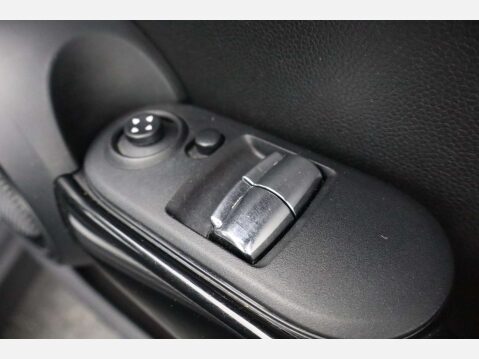 Mini Hatch 1.5 Cooper D 3dr 15