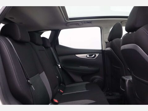 Nissan Qashqai 1.5 Qashqai N-Connecta dCi 5dr 21