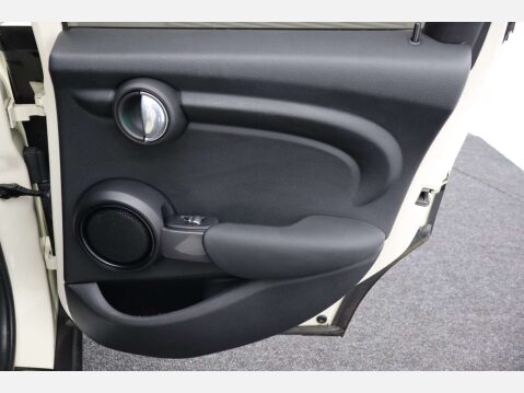 Mini Hatch 1.5 Cooper 5dr 21