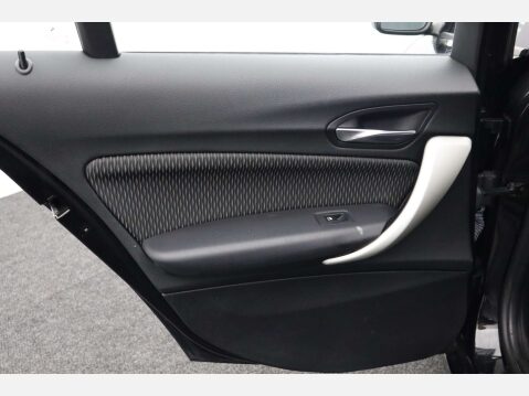 BMW 1 Series 2.0 120D SE Auto 5dr 38