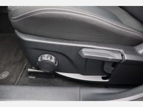 Ford Focus 1.0 Focus Titanium 5dr 32