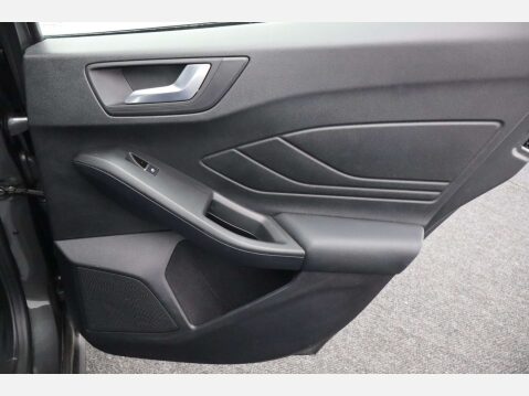 Ford Focus 1.0 Focus Titanium 5dr 22