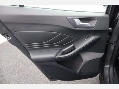 Ford Focus 1.0 Focus Titanium 5dr 28