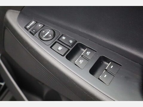 Hyundai TUCSON 1.6 Tucson SE Nav GDi 2WD 5dr 19