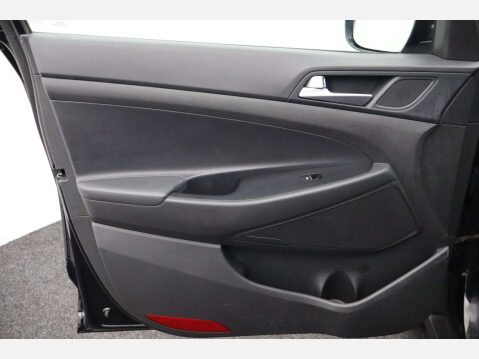 Hyundai TUCSON 1.6 Tucson SE Nav GDi 2WD 5dr 35