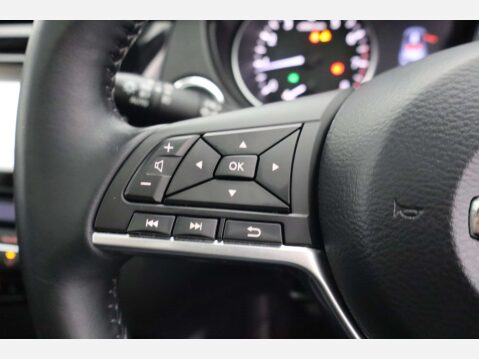 Nissan Qashqai 1.2 Qashqai N-Connecta DiG-T 5dr 37