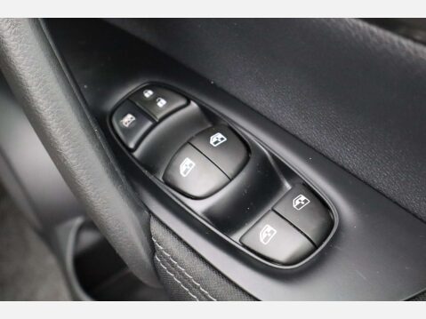 Nissan Qashqai 1.2 Qashqai N-Connecta DiG-T 5dr 19