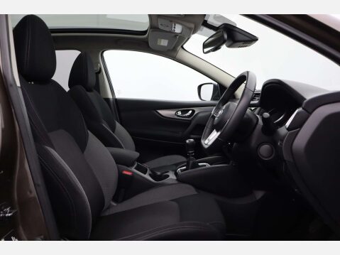 Nissan Qashqai 1.2 Qashqai N-Connecta DiG-T 5dr 2