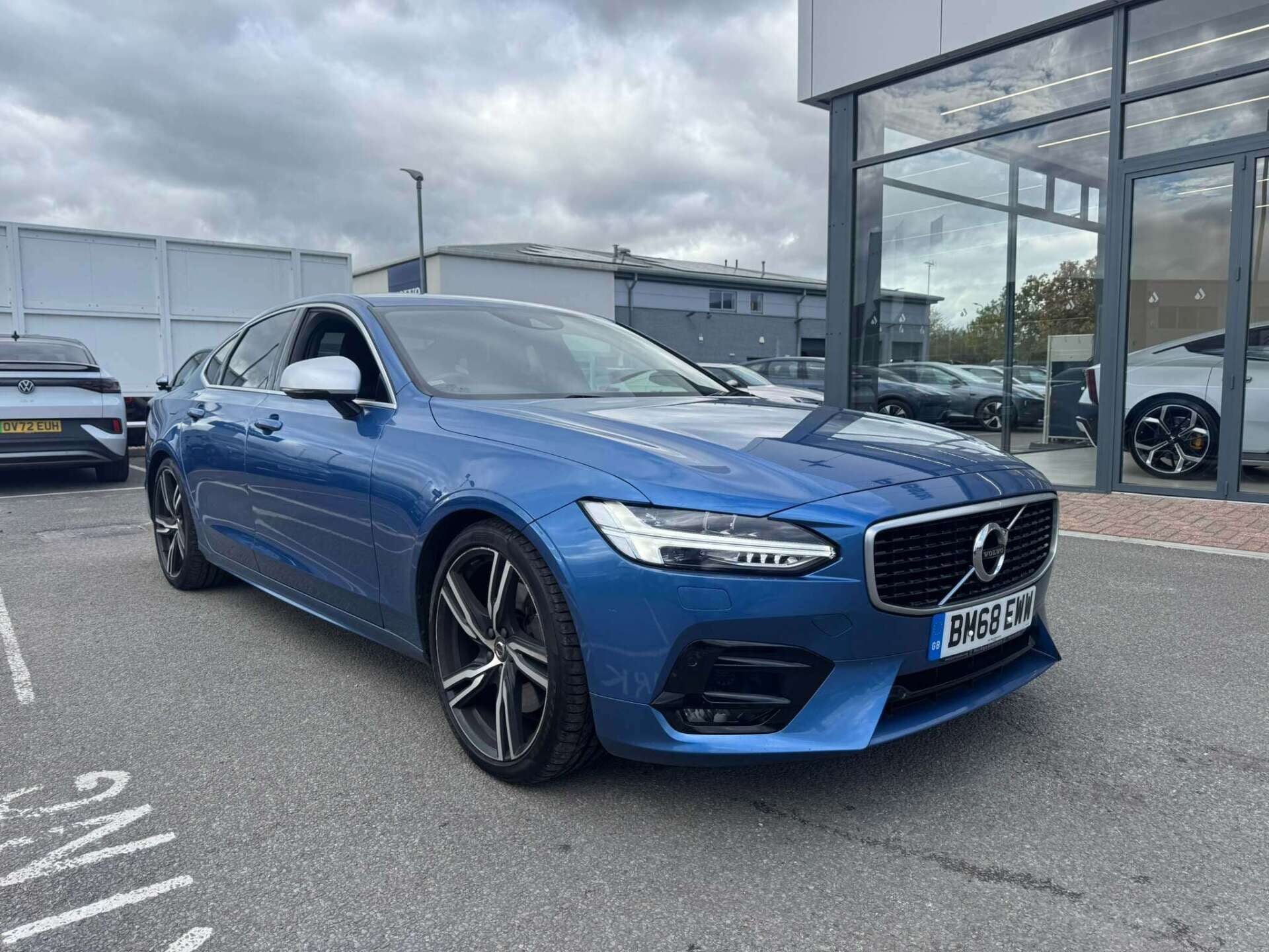 Volvo S90