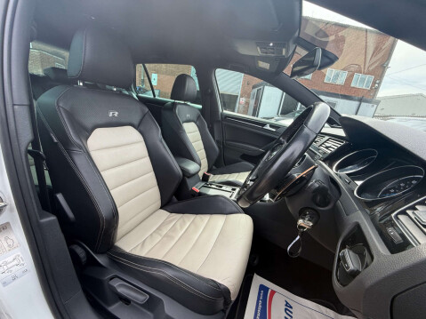 Volkswagen Golf 2.0 Golf R DSG 4WD 5dr 28