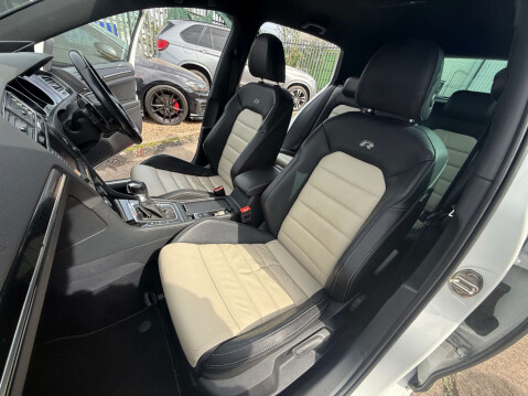 Volkswagen Golf 2.0 Golf R DSG 4WD 5dr 35