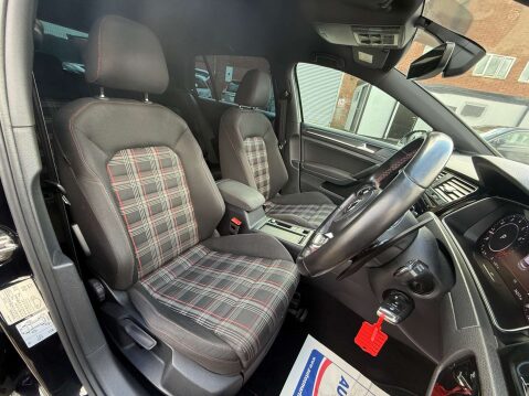 Volkswagen Golf 2.0 Golf GTi Performance TSi Semi-Auto 5dr 25