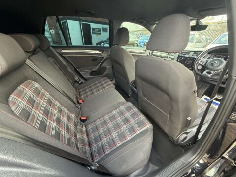 Volkswagen Golf 2.0 Golf GTi Performance TSi Semi-Auto 5dr 27