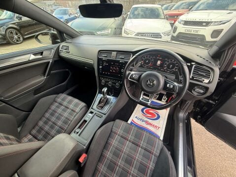 Volkswagen Golf 2.0 Golf GTi Performance TSi Semi-Auto 5dr 29