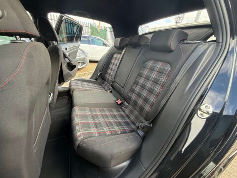 Volkswagen Golf 2.0 Golf GTi Performance TSi Semi-Auto 5dr 32