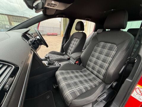Volkswagen Golf 2.0 Golf GTD TDI Semi-Auto 5dr 40
