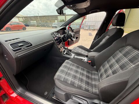 Volkswagen Golf 2.0 Golf GTD TDI Semi-Auto 5dr 41