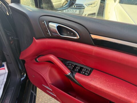 Porsche Cayenne 3.0 Cayenne V6 D Tiptronic S 4WD 5dr 35