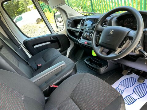 Peugeot Boxer 2.2 BlueHDi 335 Built for Business L4 Euro 6 (s/s) 3dr 17