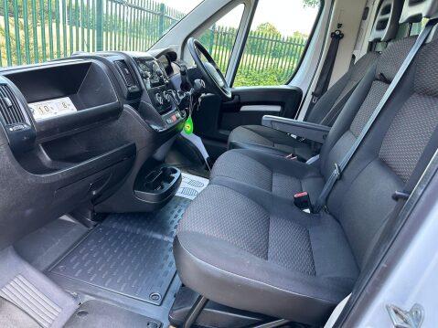 Peugeot Boxer 2.2 BlueHDi 335 Built for Business L4 Euro 6 (s/s) 3dr 27