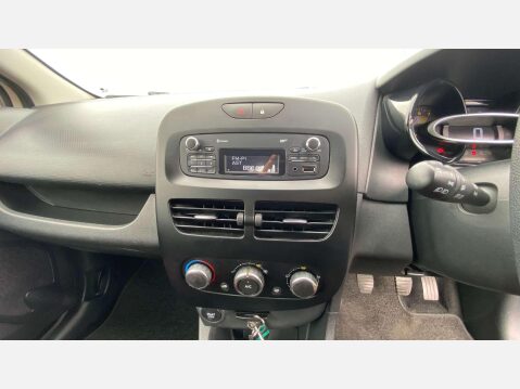 Renault Clio PLAY 16V 36