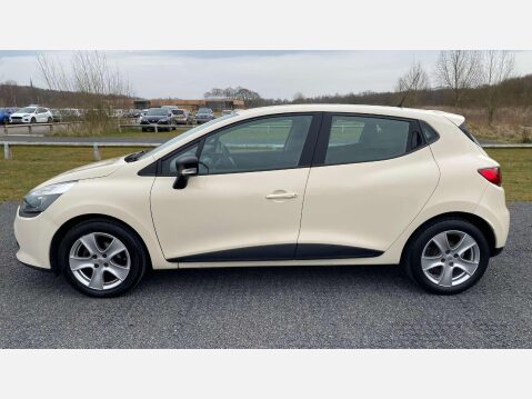 Renault Clio PLAY 16V 22