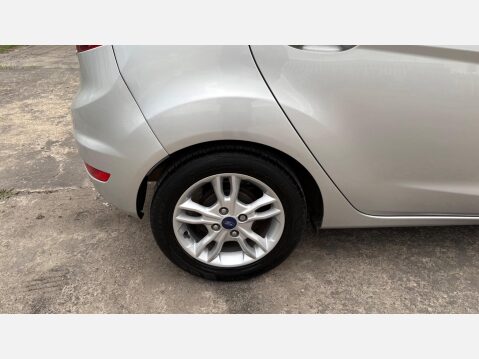 Ford Fiesta ZETEC 17