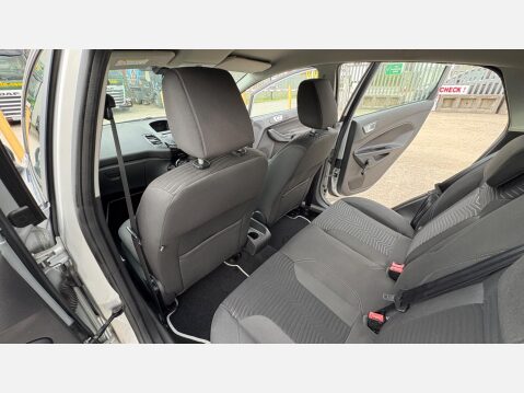 Ford Fiesta ZETEC 23