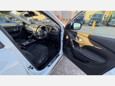 Renault Kadjar DYNAMIQUE NAV TCE 14